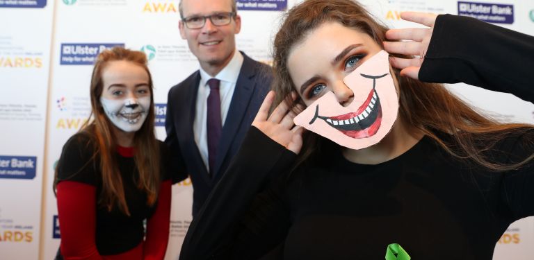 Mend-A-Mind with Minister for Housing, Planning and Local Government Simon Coveney at the Young Social Innovators Awards in 2017